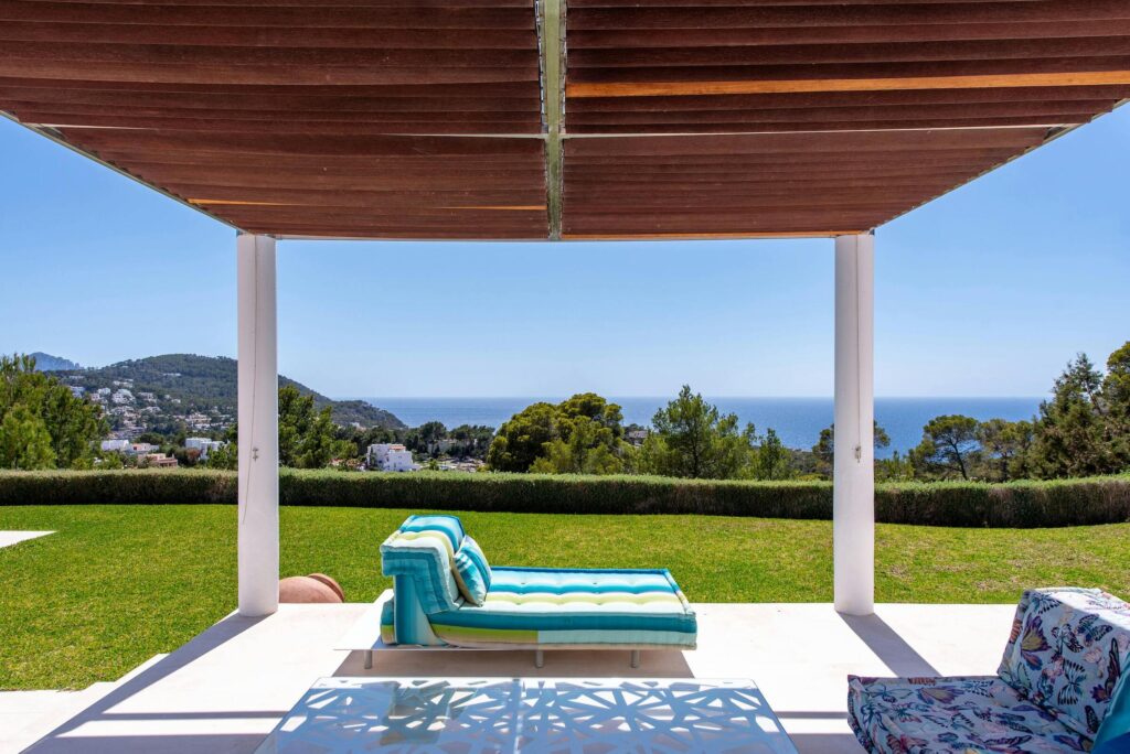 Search the ultimate luxury villa